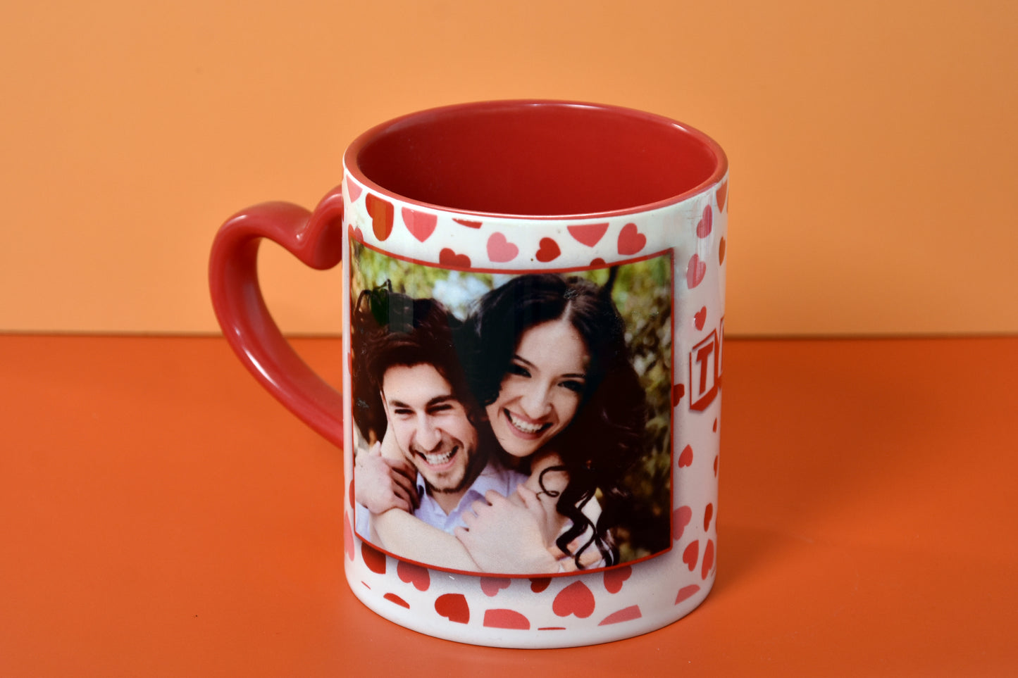 Tazza con manico a cuore personalizzata