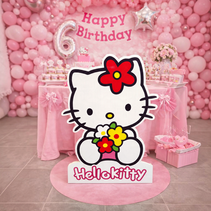 Cartonato sagomato FotoGrafica di Hello Kitty con fiori, ideale per decorazioni di feste di compleanno a tema rosa.