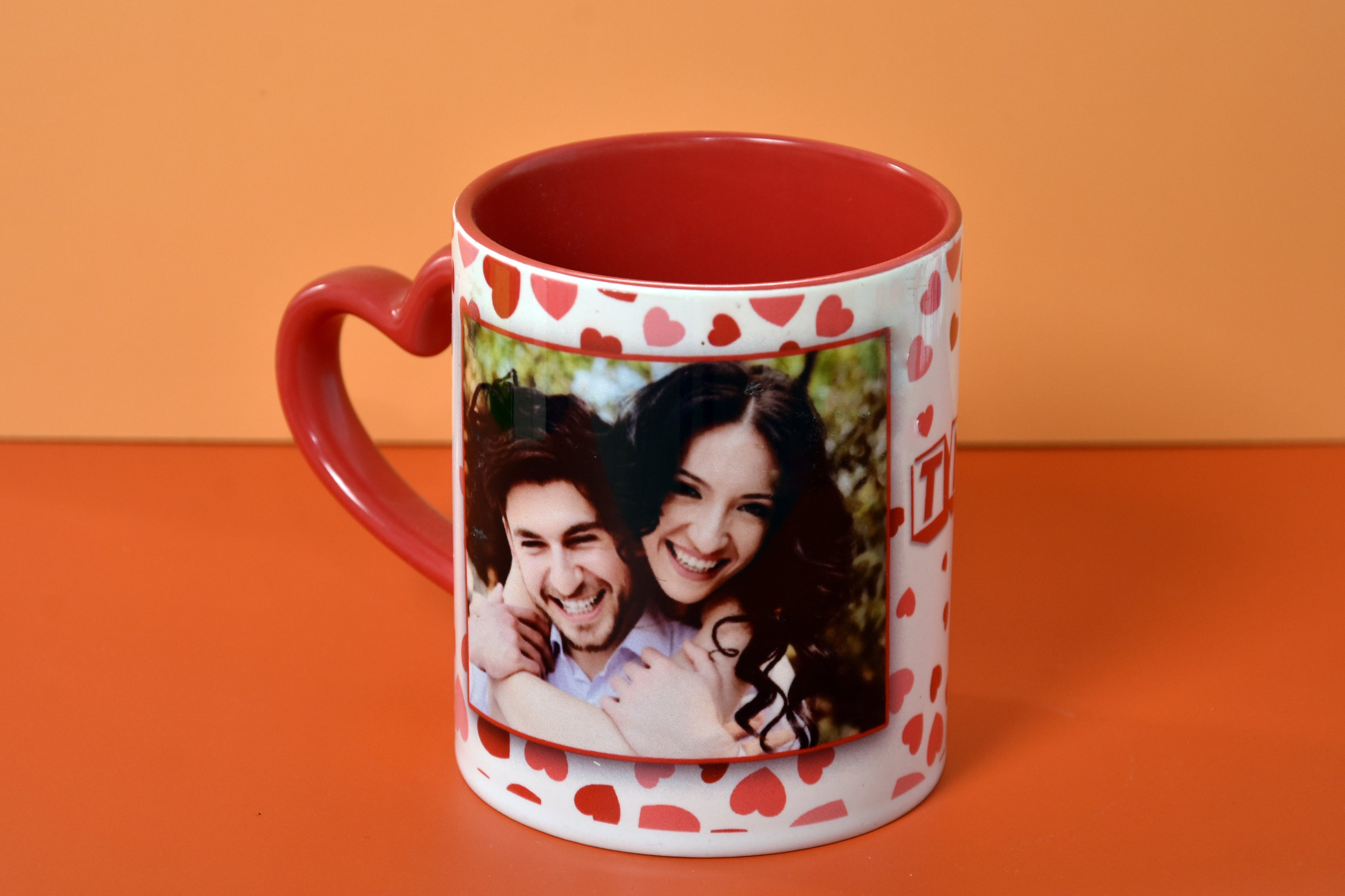 Tazza con manico a cuore personalizzata
