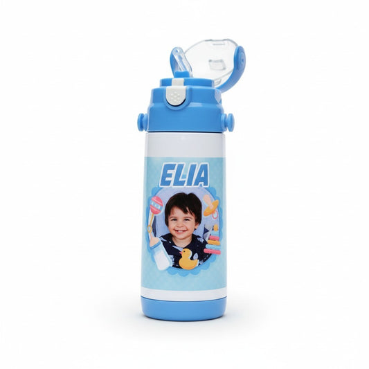 Borraccia FotoGrafica personalizzata azzurra con foto di bambino e nome Elia, ideale per la scuola o lo sport
