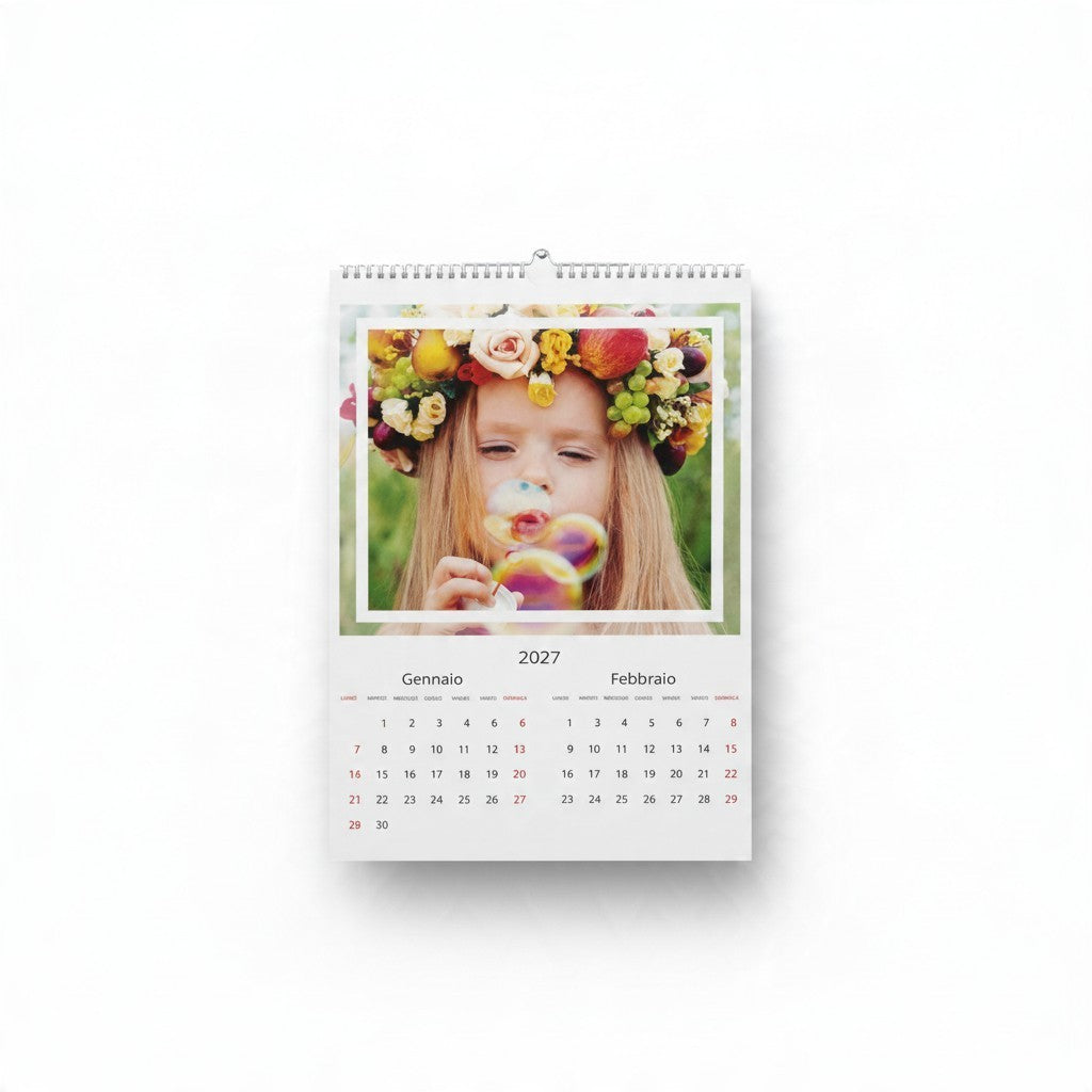 Calendario Brilliance FotoGrafica da parete con foto di bambina con corona di fiori e bolle di sapone