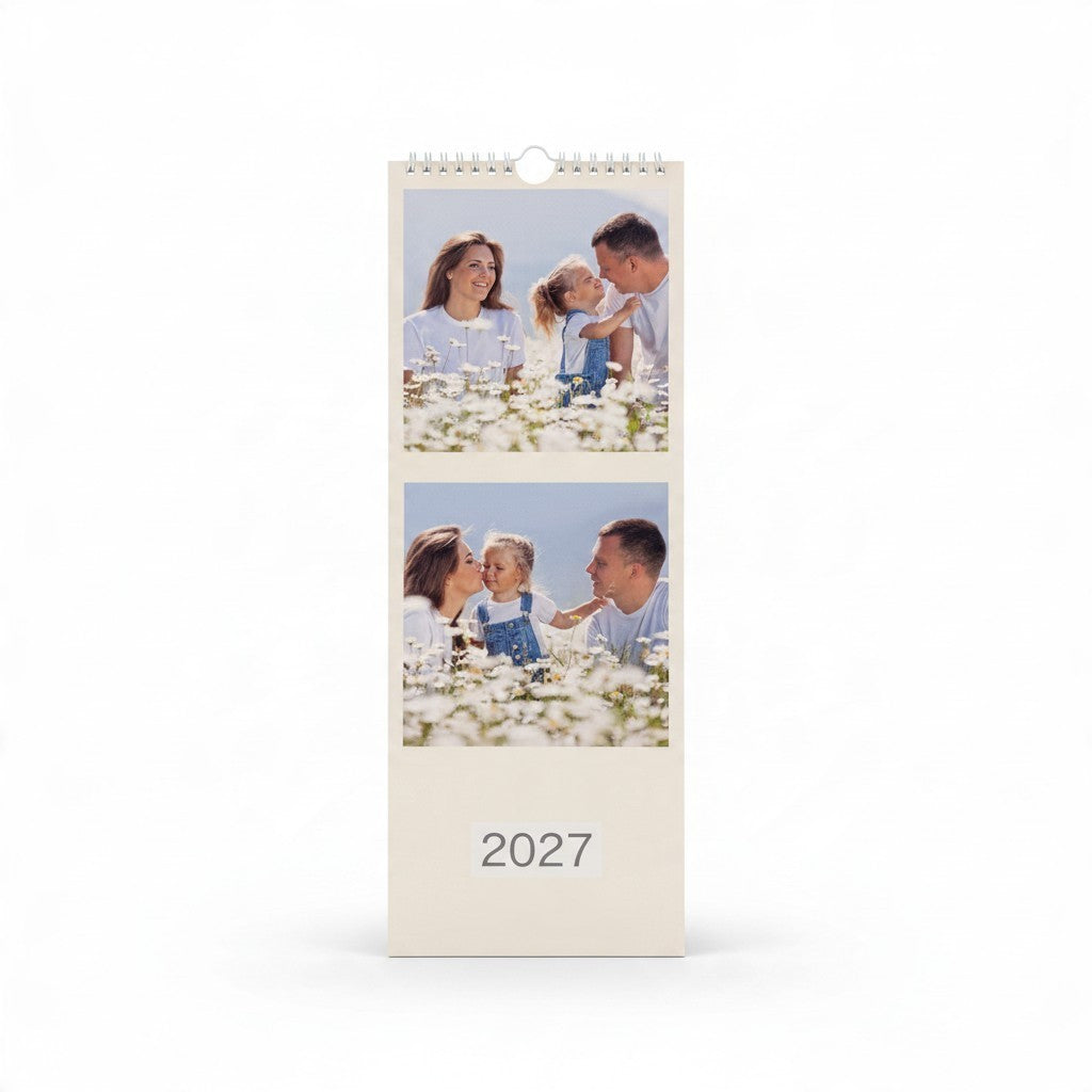 Calendario Planner FotoGrafica 2027 con rilegatura a spirale e foto di famiglia in un campo di margherite