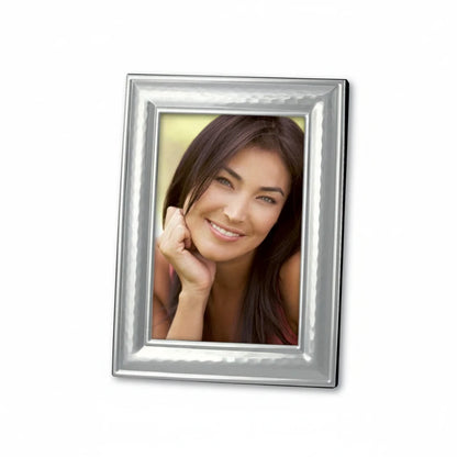 Portafoto da tavolo FotoGrafica color argento con finitura lucida e design minimalista ed elegante