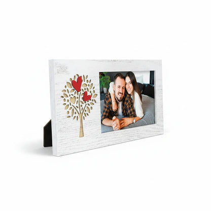 Cornice da tavolo FotoGrafica in legno bianco con decorazione ad albero e cuori rossi per foto di coppia