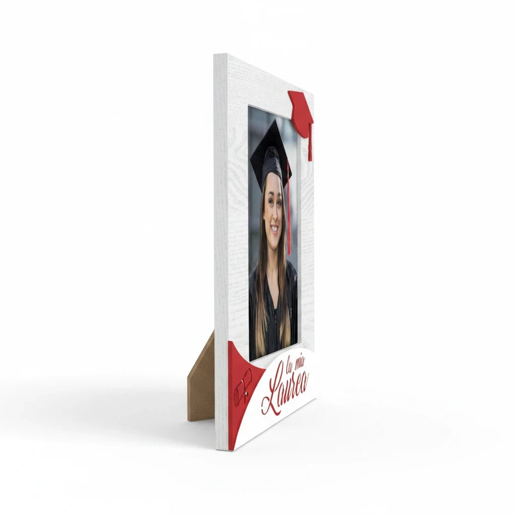Cornice portafoto in legno FotoGrafica per laurea con dettagli rossi e scritta La mia Laurea, vista laterale