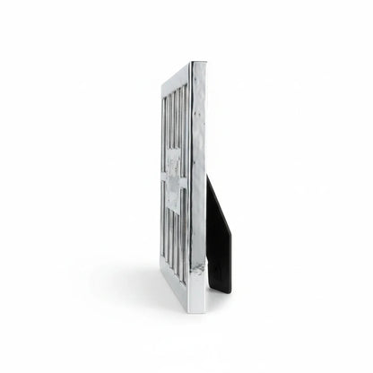 Cornice multifoto FotoGrafica in finitura silver, vista laterale con supporto da tavolo nero