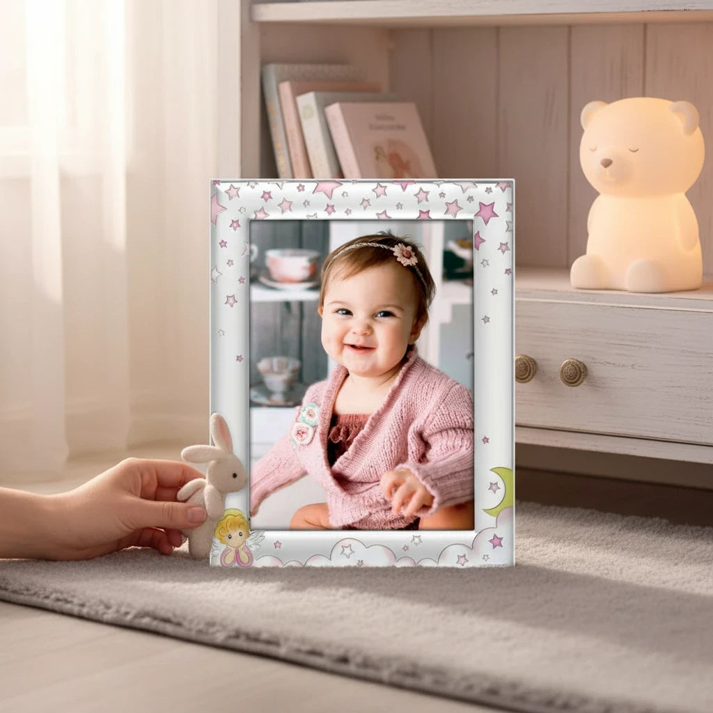 Cornice portafoto FotoGrafica in silver con decorazioni di stelle e nuvole per nascita e battesimo