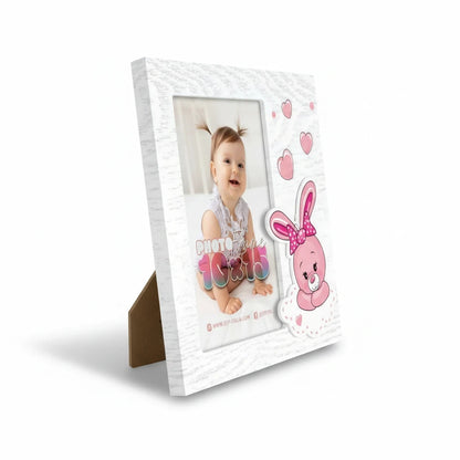 Cornice portafoto FotoGrafica bianca con decorazione coniglietto rosa, ideale per nascite e battesimi.