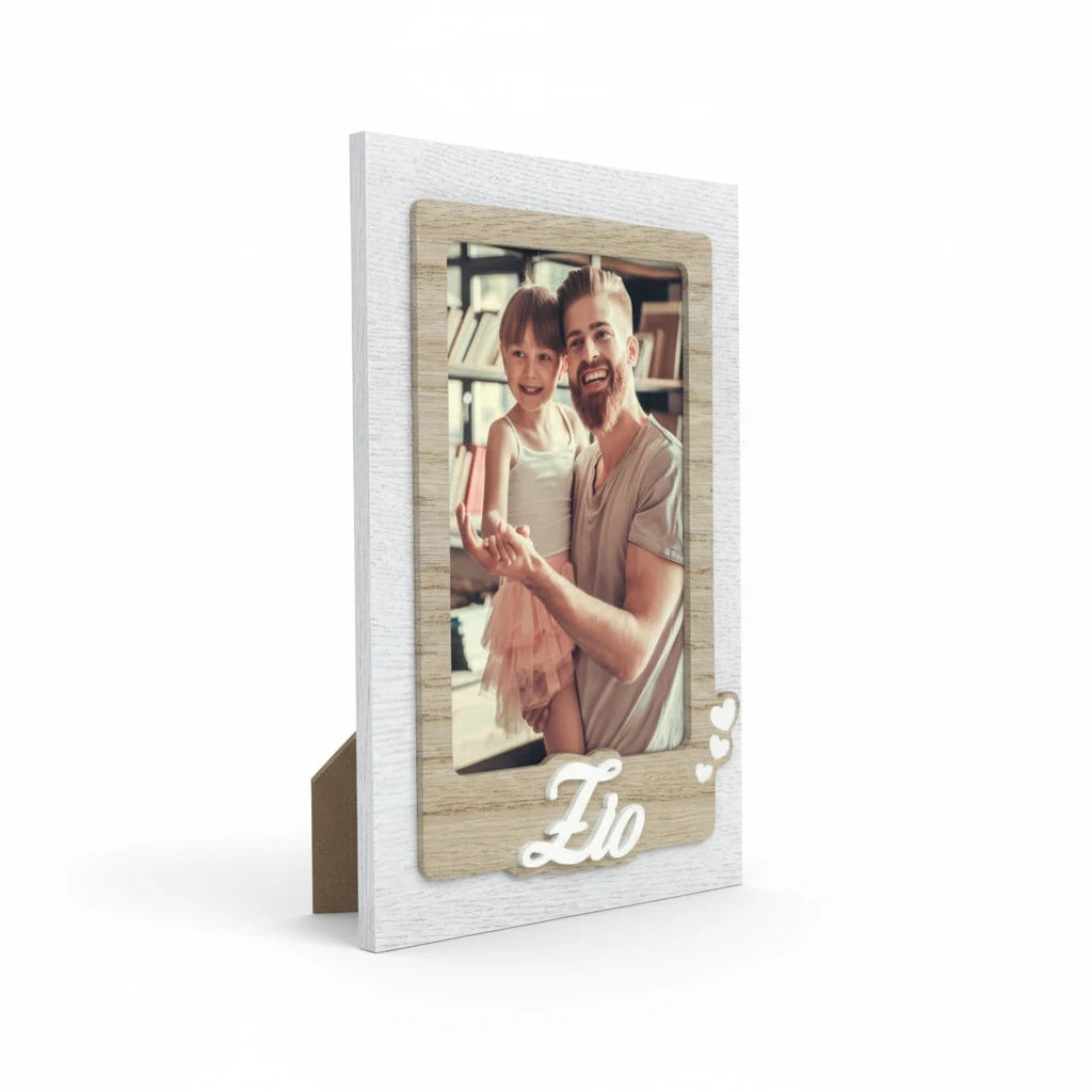 Cornice da tavolo FotoGrafica in legno bianco e naturale con scritta Zio e cuori, ideale per foto di famiglia.