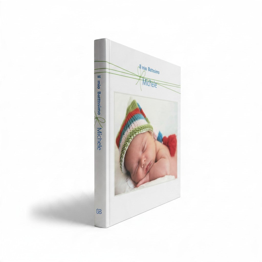 Fotolibro quadrato FotoGrafica con copertina rigida personalizzata per battesimo con foto di neonato