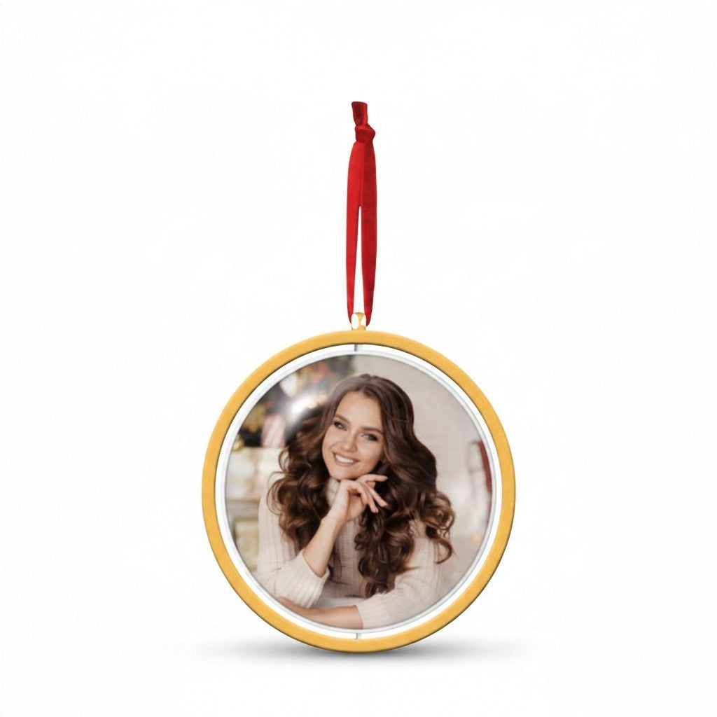 Pallina di Natale FotoGrafica Christmas Twist Big Gold 10x10 cm con foto personalizzata e nastro rosso