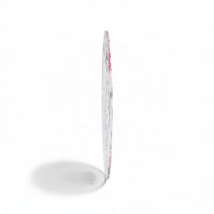 Partecipazione di nozze FotoGrafica rotonda con decorazioni floreali rosa vista di profilo su sfondo bianco