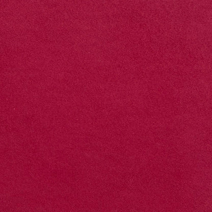 Dettaglio della texture in velluto rosso intenso della copertina del fotolibro Sweet Book di FotoGrafica